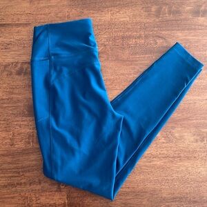 Mondetta performance+luxury leggings with mesh panel